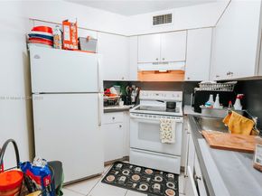 216 Lake Pointe Dr 128, Oakland Park FL 33309
