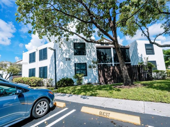 216 Lake Pointe Dr 128, Oakland Park FL 33309