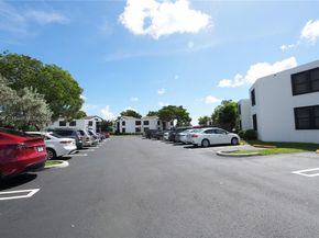 216 Lake Pointe Dr 128, Oakland Park FL 33309