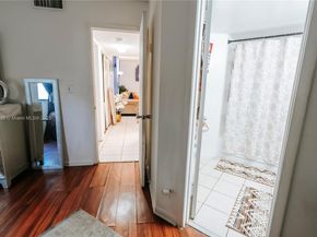 216 Lake Pointe Dr 128, Oakland Park FL 33309