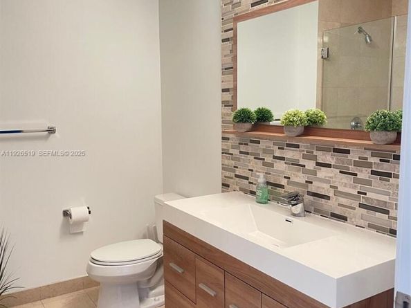 1050 Brickell Ave 410, Miami FL 33131