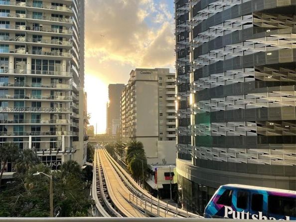 1050 Brickell Ave 410, Miami FL 33131