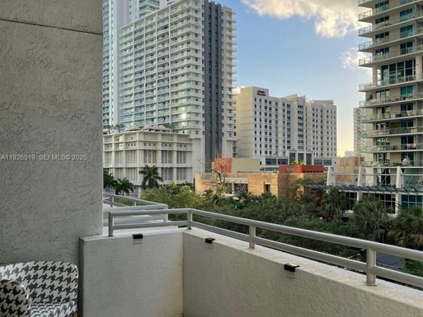 1050 Brickell Ave 410, Miami FL 33131