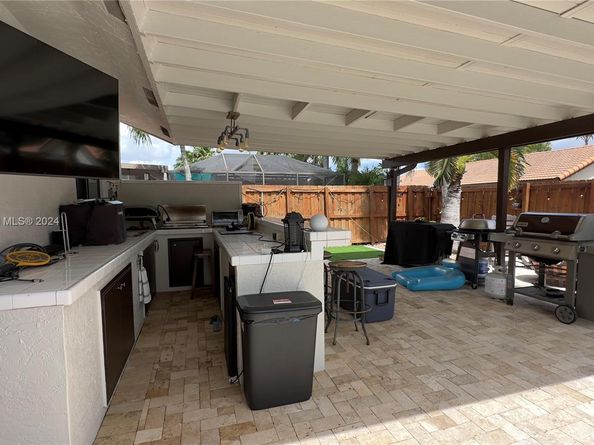 16541 SW 146th Ct, Miami FL 33177