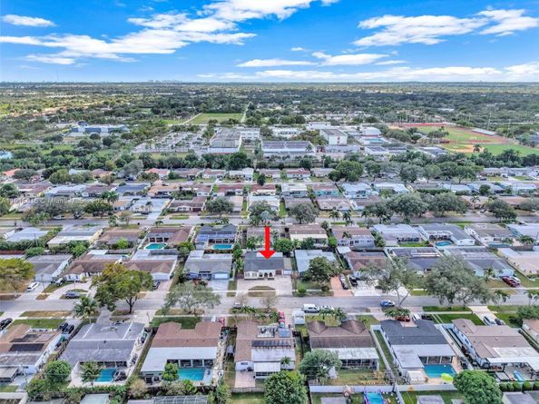 9180 SW 55th St, Cooper City FL 33328