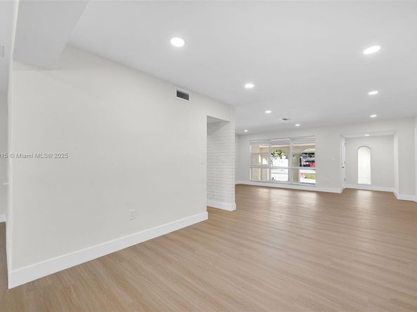 9180 SW 55th St, Cooper City FL 33328