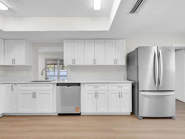 9180 SW 55th St, Cooper City FL 33328