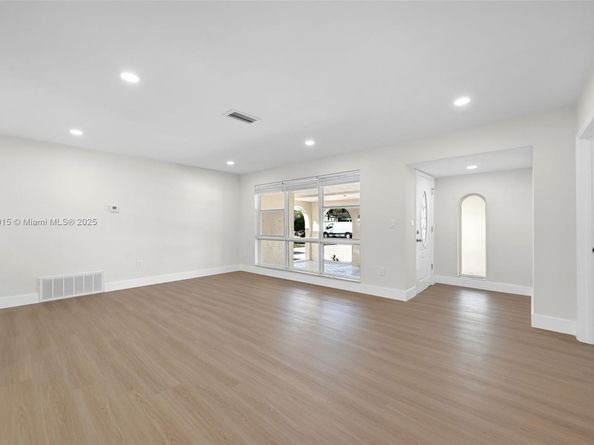 9180 SW 55th St, Cooper City FL 33328