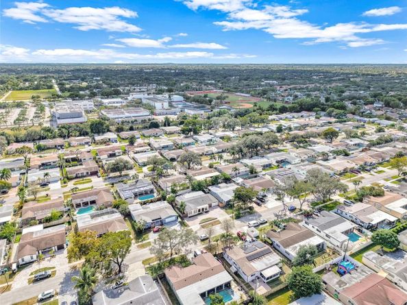 9180 SW 55th St, Cooper City FL 33328