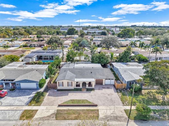 9180 SW 55th St, Cooper City FL 33328