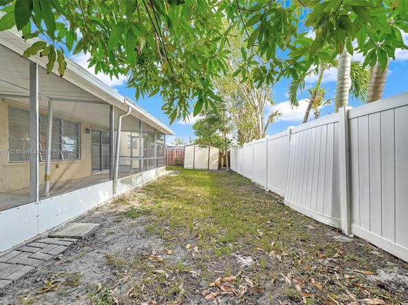 9180 SW 55th St, Cooper City FL 33328