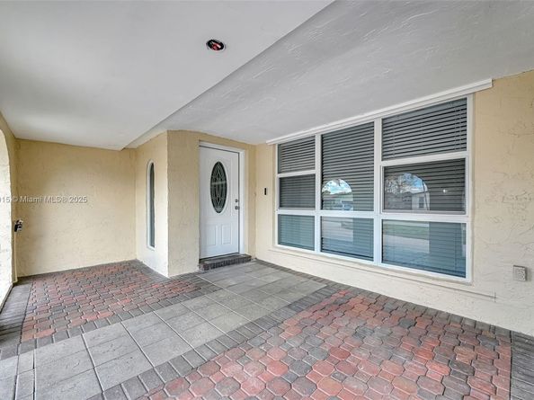 9180 SW 55th St, Cooper City FL 33328