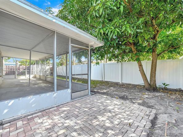 9180 SW 55th St, Cooper City FL 33328