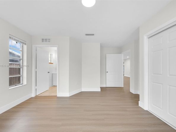 9180 SW 55th St, Cooper City FL 33328