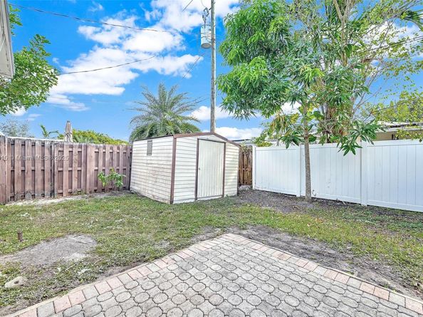 9180 SW 55th St, Cooper City FL 33328