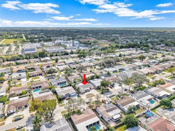 9180 SW 55th St, Cooper City FL 33328