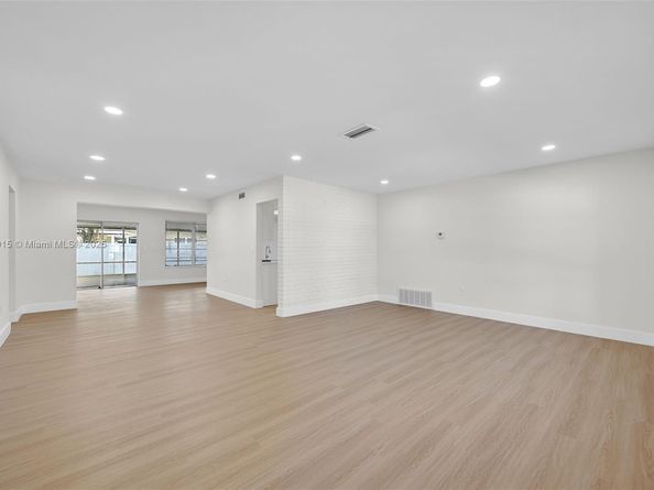 9180 SW 55th St, Cooper City FL 33328