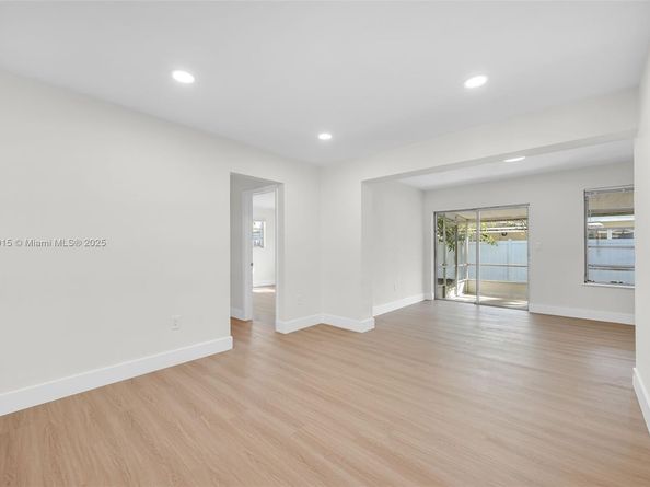 9180 SW 55th St, Cooper City FL 33328