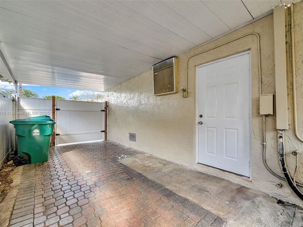 9180 SW 55th St, Cooper City FL 33328