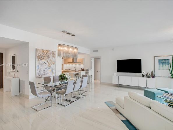 17111 Biscayne Blvd 2008, North Miami Beach FL 33160