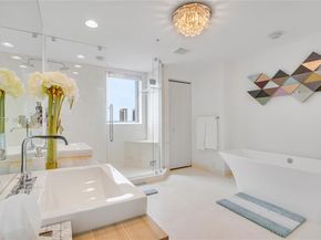 17111 Biscayne Blvd 2008, North Miami Beach FL 33160