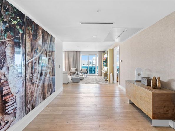 102 24th St PH1703, Miami Beach FL 33139