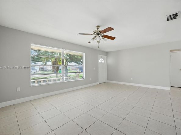 9540 NW 25th St, Sunrise FL 33322