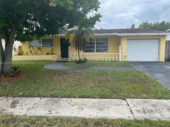 9540 NW 25th St, Sunrise FL 33322