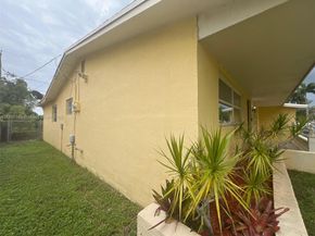 9540 NW 25th St, Sunrise FL 33322