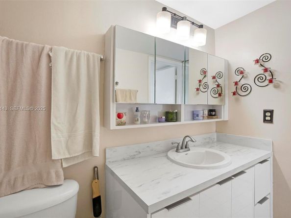 5530 W 26th Ct 102, Hialeah FL 33016