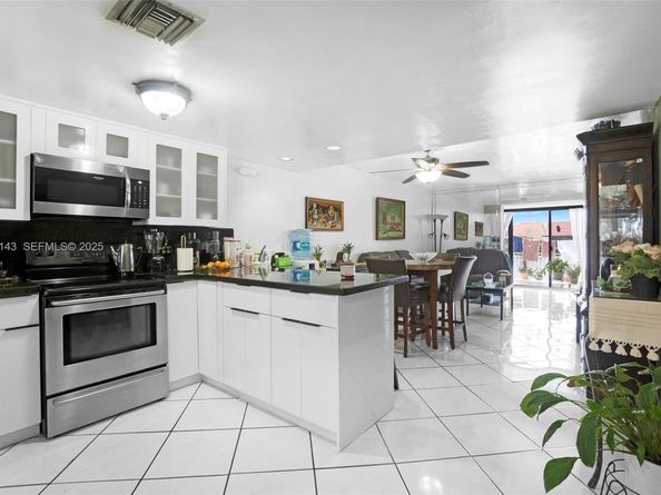 5530 W 26th Ct 102, Hialeah FL 33016