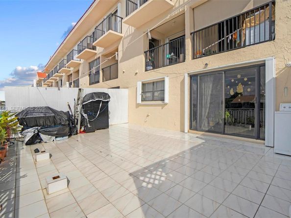 5530 W 26th Ct 102, Hialeah FL 33016