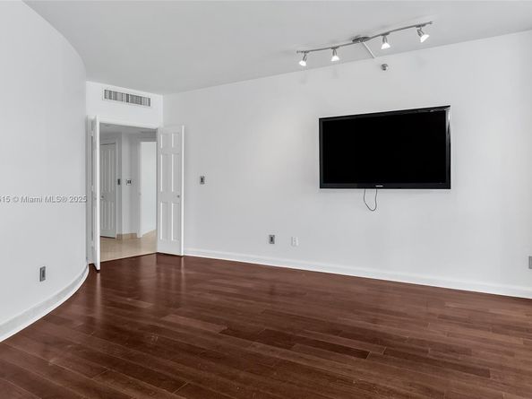 2127 Brickell Ave 505, Miami FL 33129