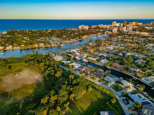 2880 NE 23rd Pl, Pompano Beach FL 33062