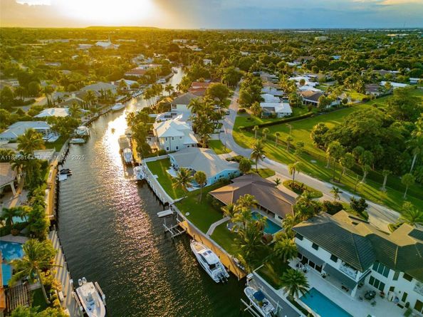 2880 NE 23rd Pl, Pompano Beach FL 33062