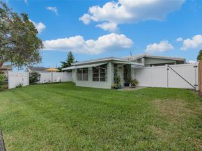 2805 NW 52nd Ct, Tamarac FL 33309