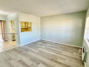 119 Salisbury E, West Palm Beach FL 33417