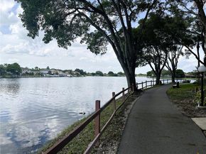 1100 Colony Point Cir 215, Pembroke Pines FL 33026
