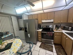 1100 Colony Point Cir 215, Pembroke Pines FL 33026
