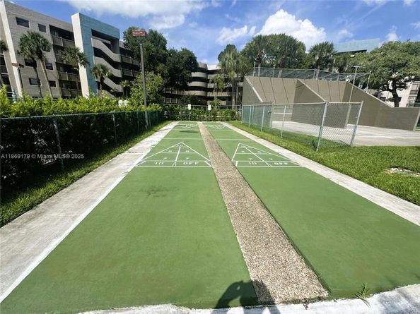 1100 Colony Point Cir 215, Pembroke Pines FL 33026