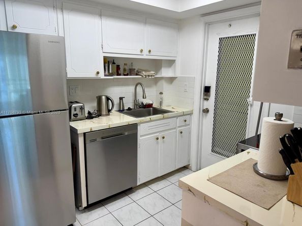 3000 NE 48th St 203, Fort Lauderdale FL 33308