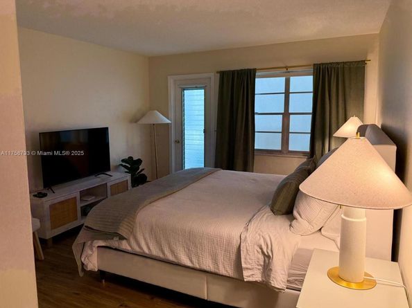 3000 NE 48th St 203, Fort Lauderdale FL 33308