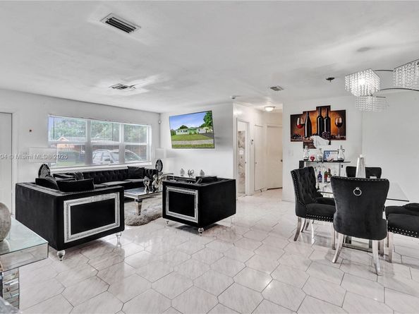 320 N 71st Ave, Hollywood FL 33024