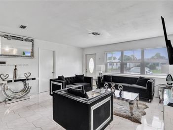 320 N 71st Ave