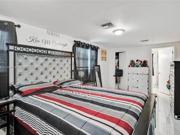 320 N 71st Ave, Hollywood FL 33024