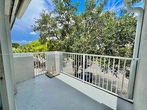 677 SW 111th Ave 303, Pembroke Pines FL 33025