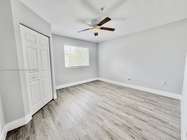 677 SW 111th Ave 303, Pembroke Pines FL 33025