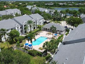 677 SW 111th Ave 303, Pembroke Pines FL 33025