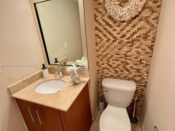 10275 Collins Ave 229, Bal Harbour FL 33154
