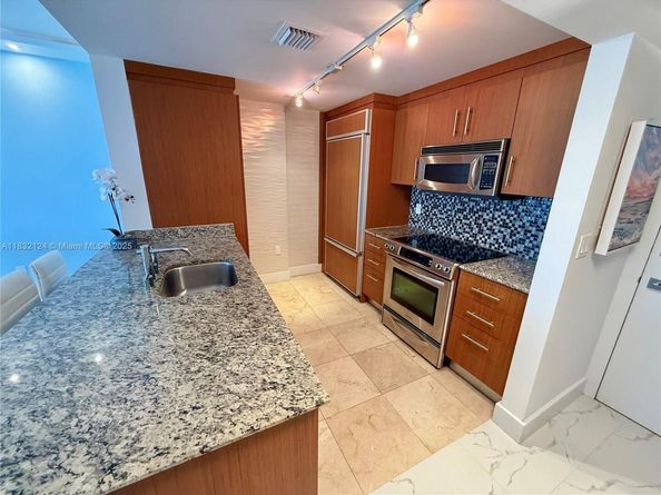 10275 Collins Ave 229, Bal Harbour FL 33154